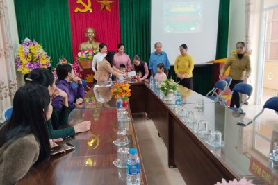 Trường MN Gia Thắng tổ chức sơ kết học kì 1 năm học 2024-2025 và tặng quà tết Ất Tỵ 2025